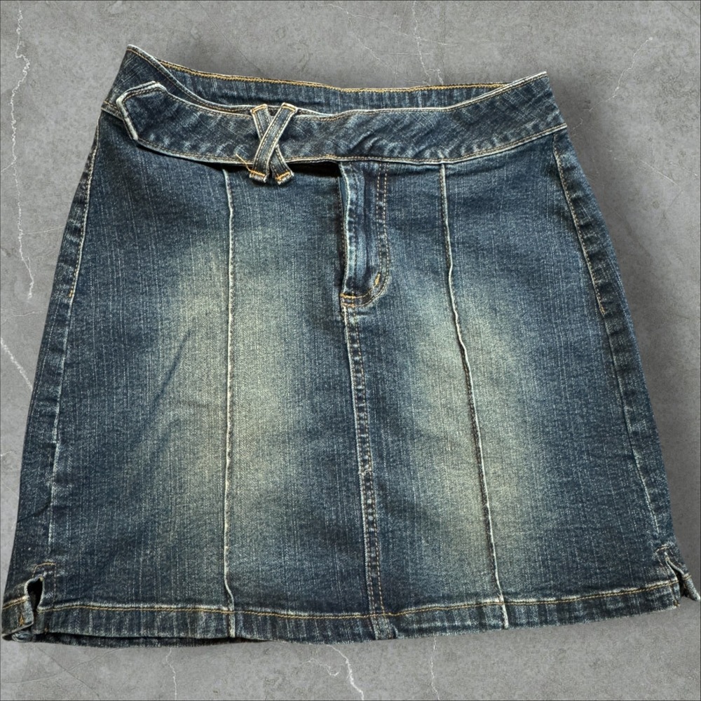 Solid Women's Denim Mini Skirt Size Small Blue Stretch Belted A-Line 26" Waist